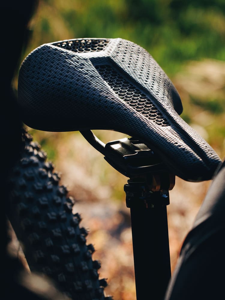 S-Works Phenom Saddle with Mirror登場
