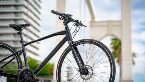 ライフスタイルをよりオシャレに、日常の自転車移動をもっと快適にできるSirrus 2.0のご紹介。