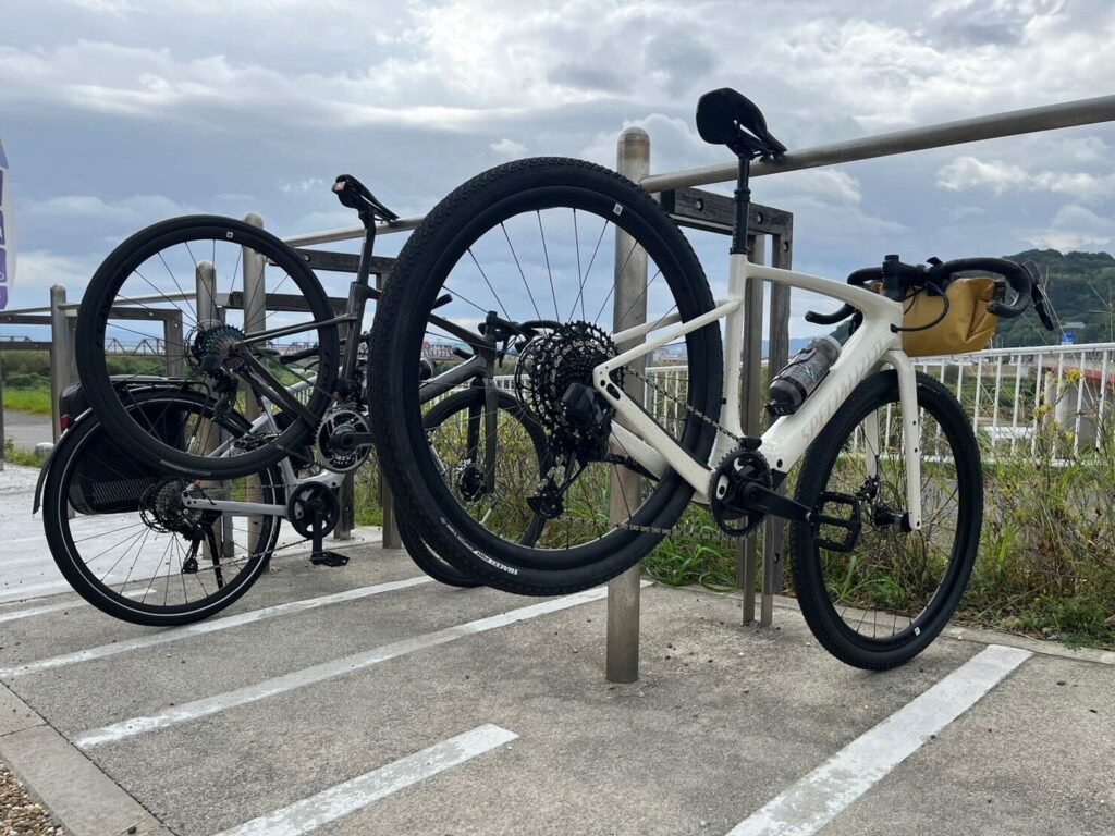 ラックに吊ったCREOとルーベ.jpg