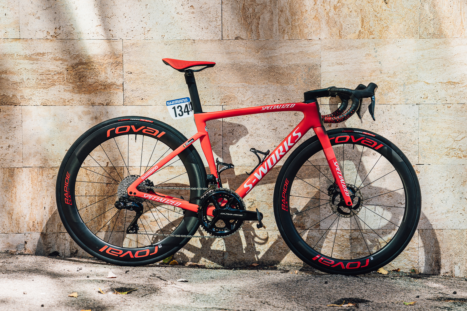 レムコ・エヴェネプールのブエルタ・ア・エスパーニャ総合優勝を記念し、 S-Works Tarmac SL7の限定フレームセット発売します!