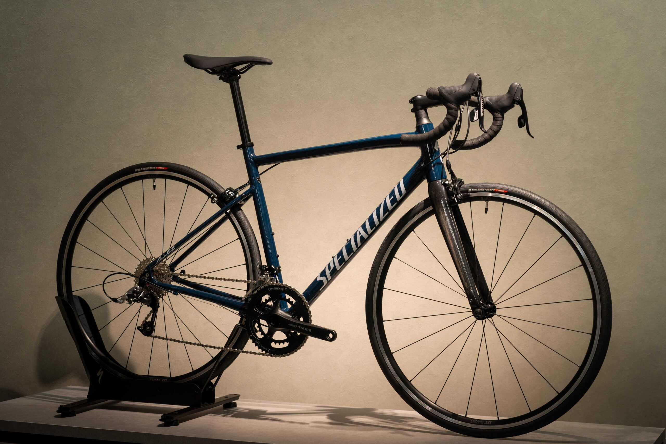 通勤から週末のライドまでこれ1台で Allez E5 Elite