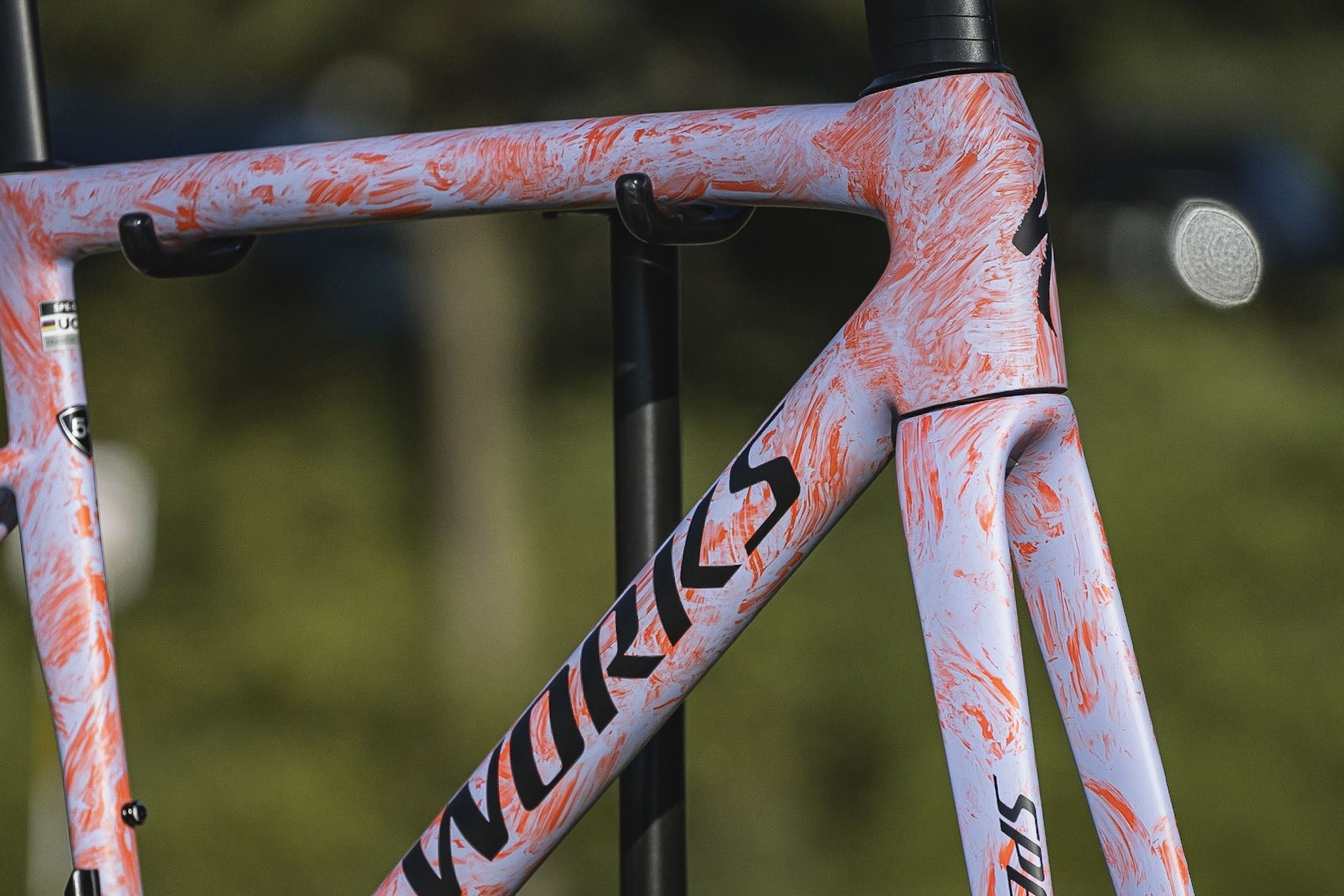 S-Works Tarmac SL8 Frameset カラー:サテンパウダーインディゴ/アンバーグローストラータ/オブシディアン