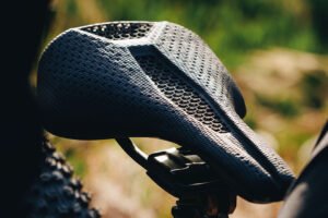 パフォーマンス、快適性、耐久性を兼ね備えたサドル　｜ S-Works Phenom Saddle with Mirrorが登場